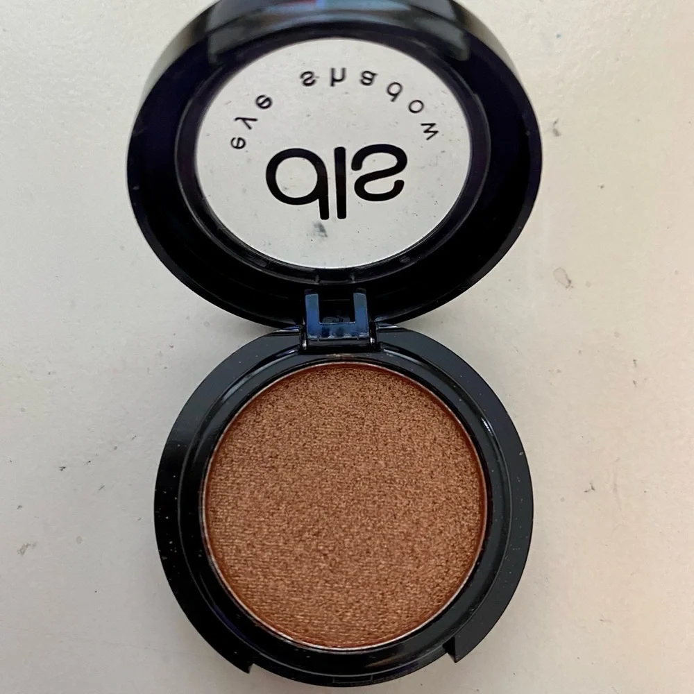 Dirty Little Secrets Cosmetics Eyeshadow - Shade: Bikini - Brand new!🖤🤎